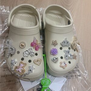 CROCS WITH TEDDY CHARM